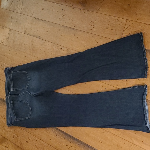 Gap Mid Rise Trouser Flare Jeans - Picture 6 of 6
